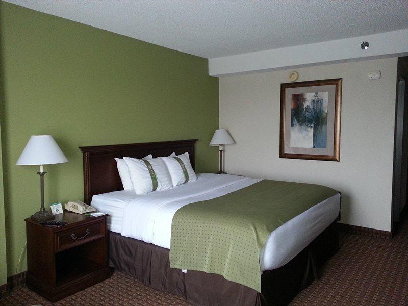 Garden Plaza Hotel Saddle Brook Buitenkant foto