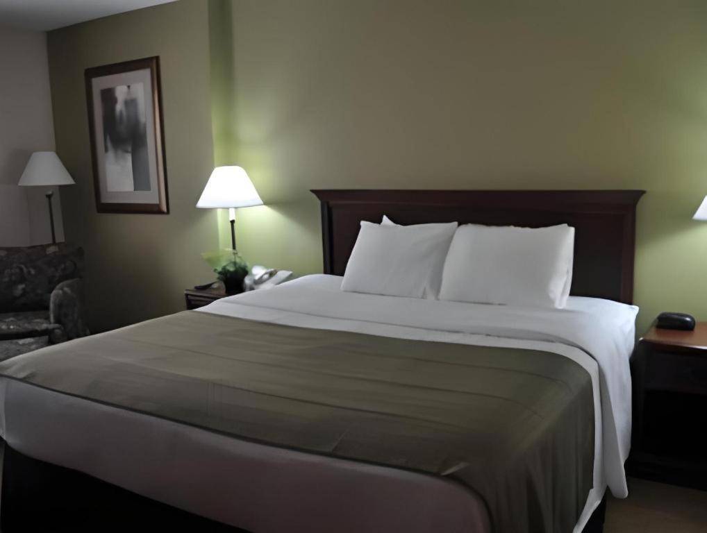 Garden Plaza Hotel Saddle Brook Buitenkant foto