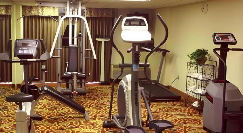 Garden Plaza Hotel Saddle Brook Buitenkant foto
