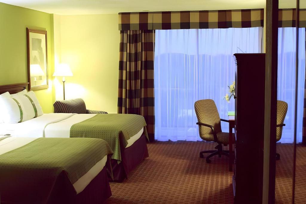 Garden Plaza Hotel Saddle Brook Buitenkant foto