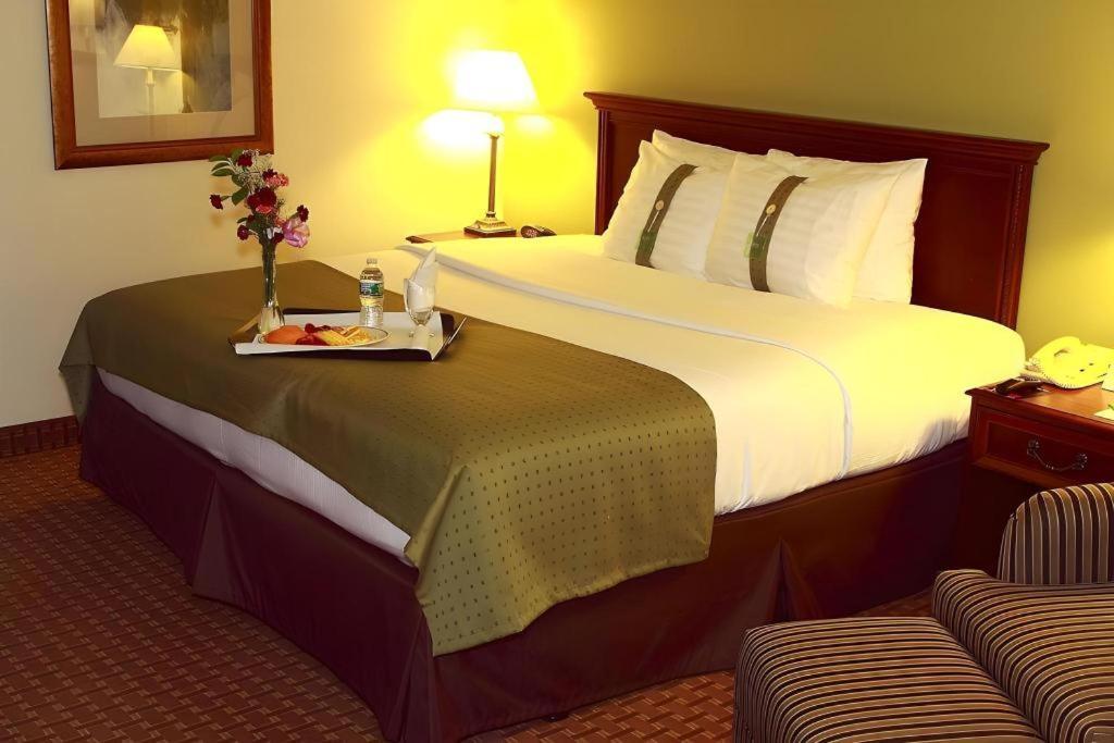 Garden Plaza Hotel Saddle Brook Buitenkant foto