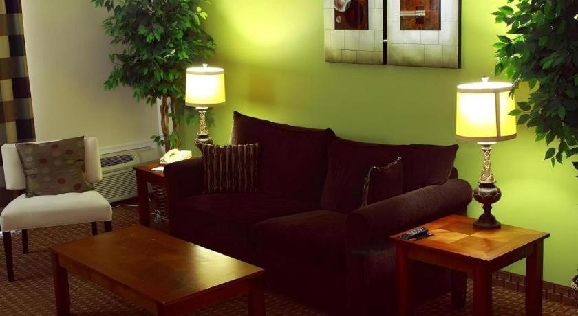 Garden Plaza Hotel Saddle Brook Buitenkant foto