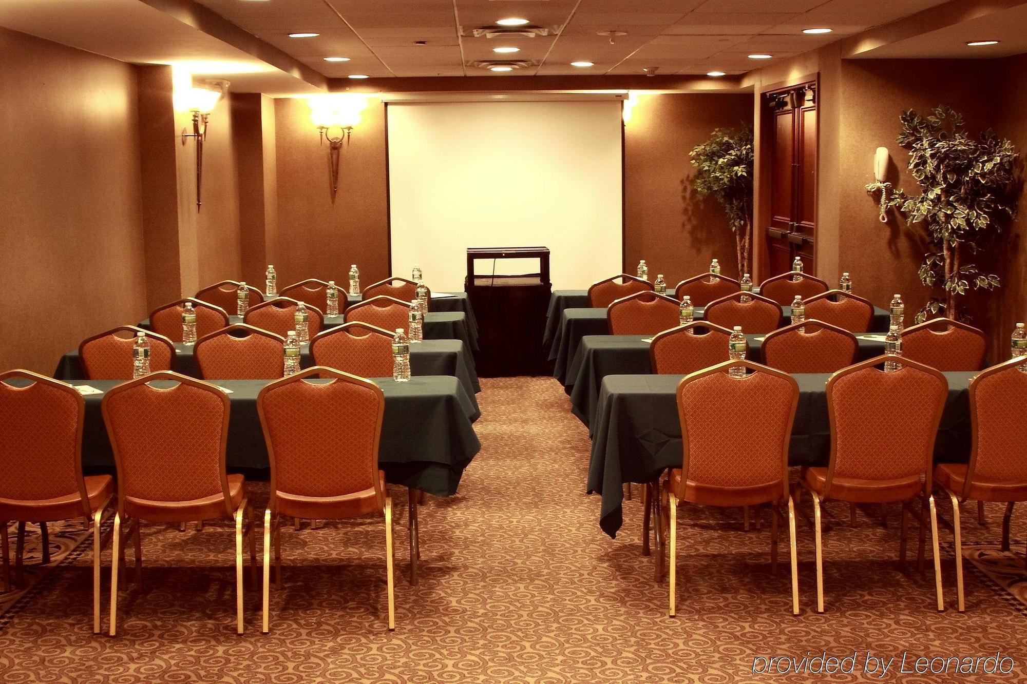 Garden Plaza Hotel Saddle Brook Buitenkant foto