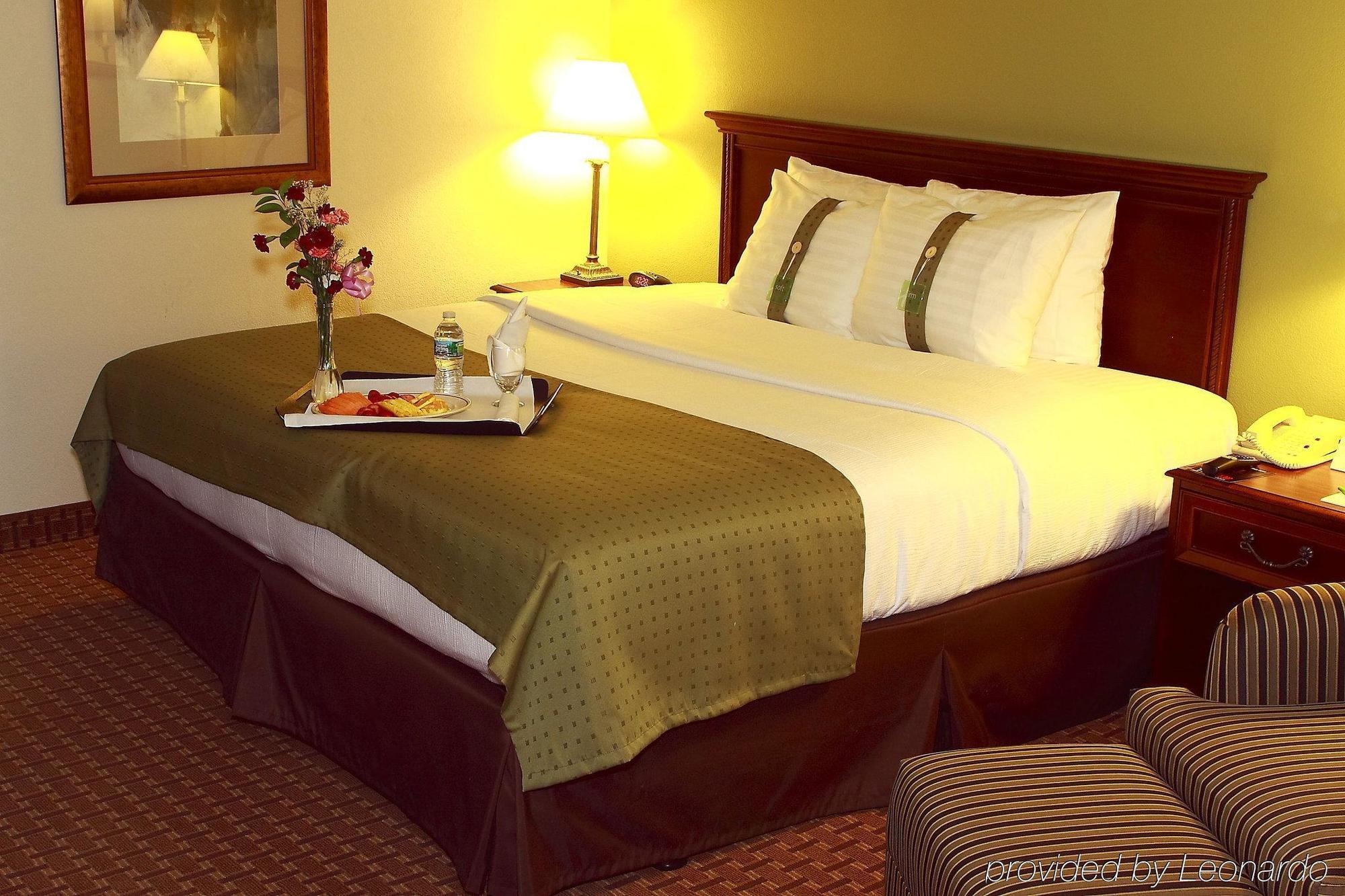 Garden Plaza Hotel Saddle Brook Kamer foto