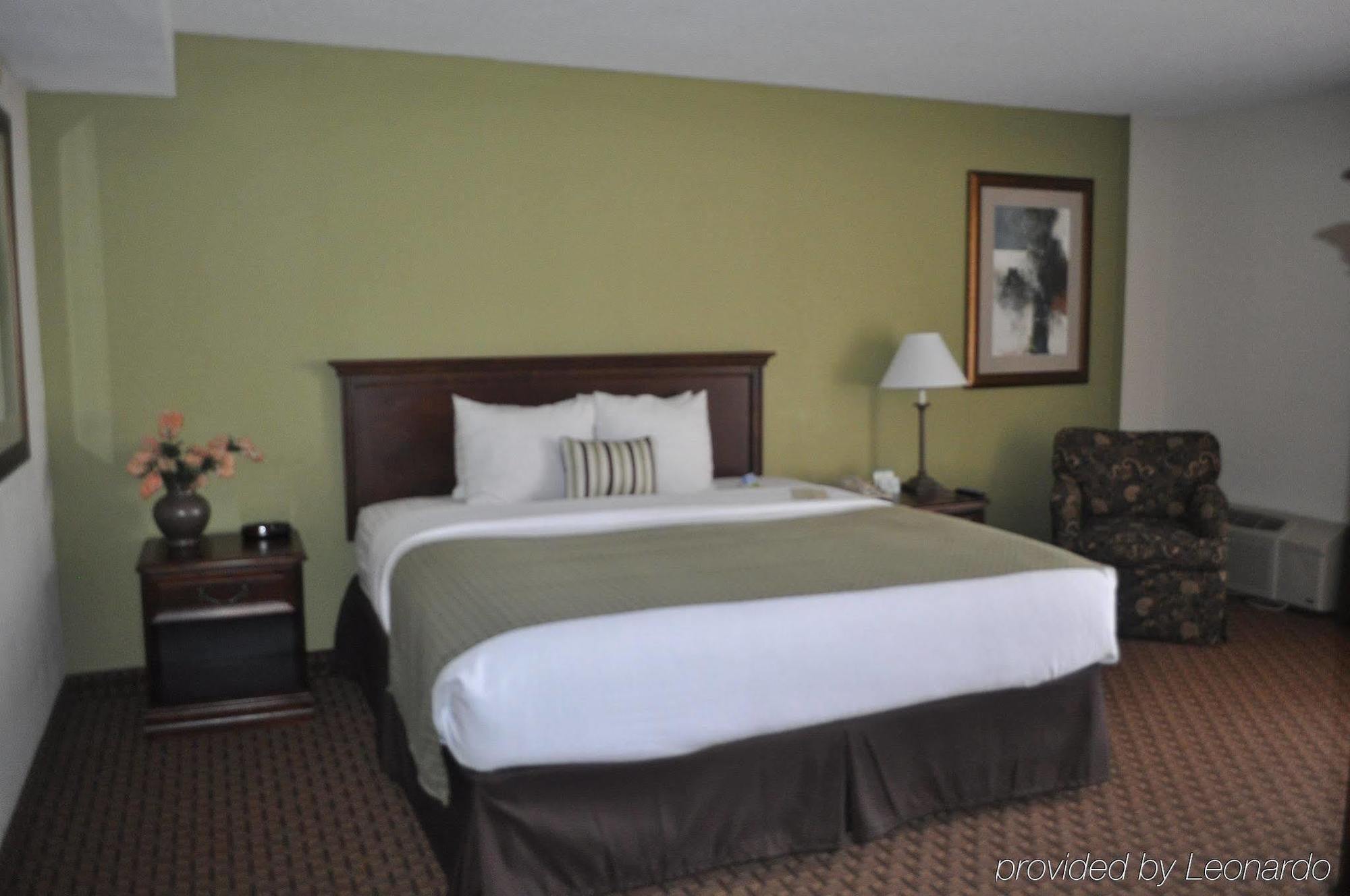 Garden Plaza Hotel Saddle Brook Kamer foto
